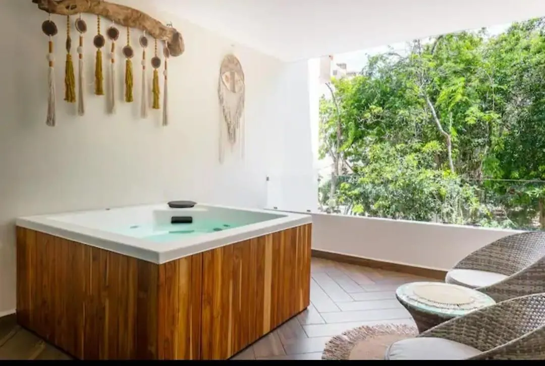 Jungle Jacuzzi Studio Τουλούμ
